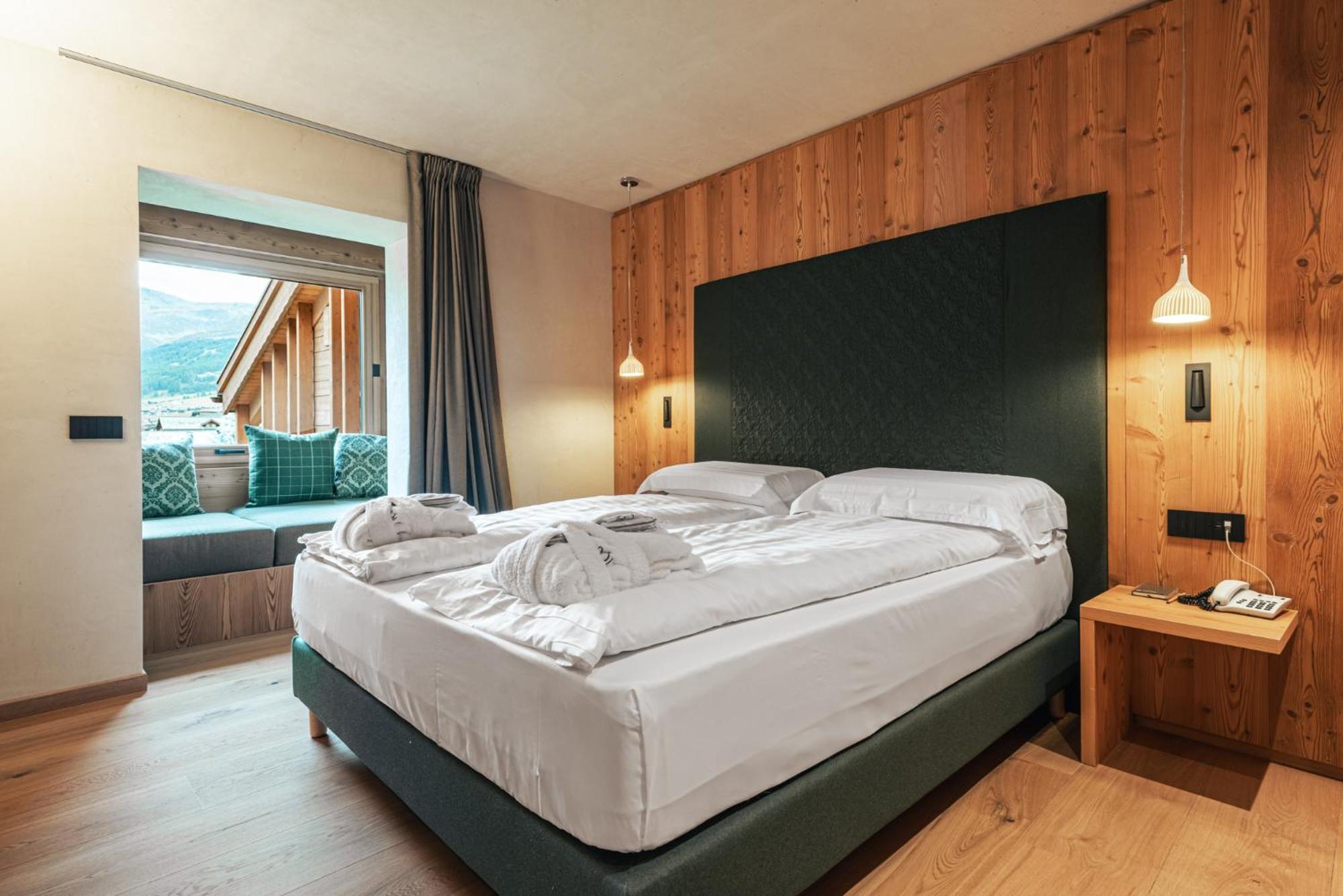 Spol - Adults Only 4*